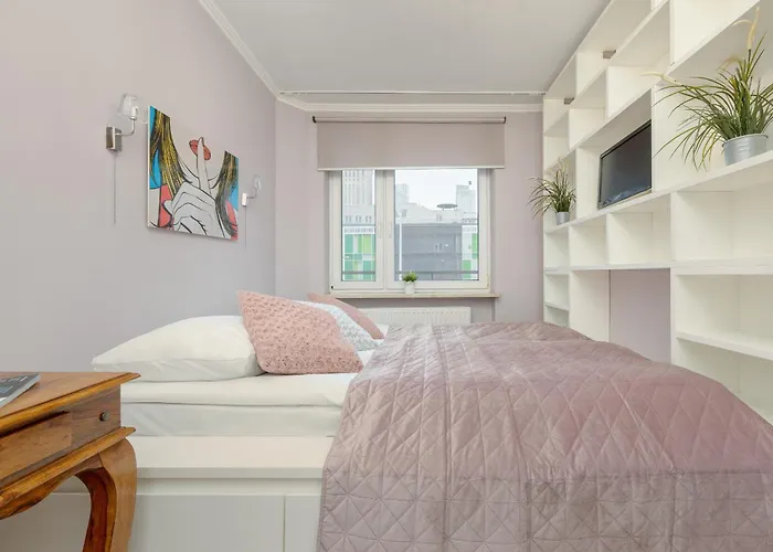 Central Warsaw Apartment Near Metro Swietokrzyska By Noclegi Renters